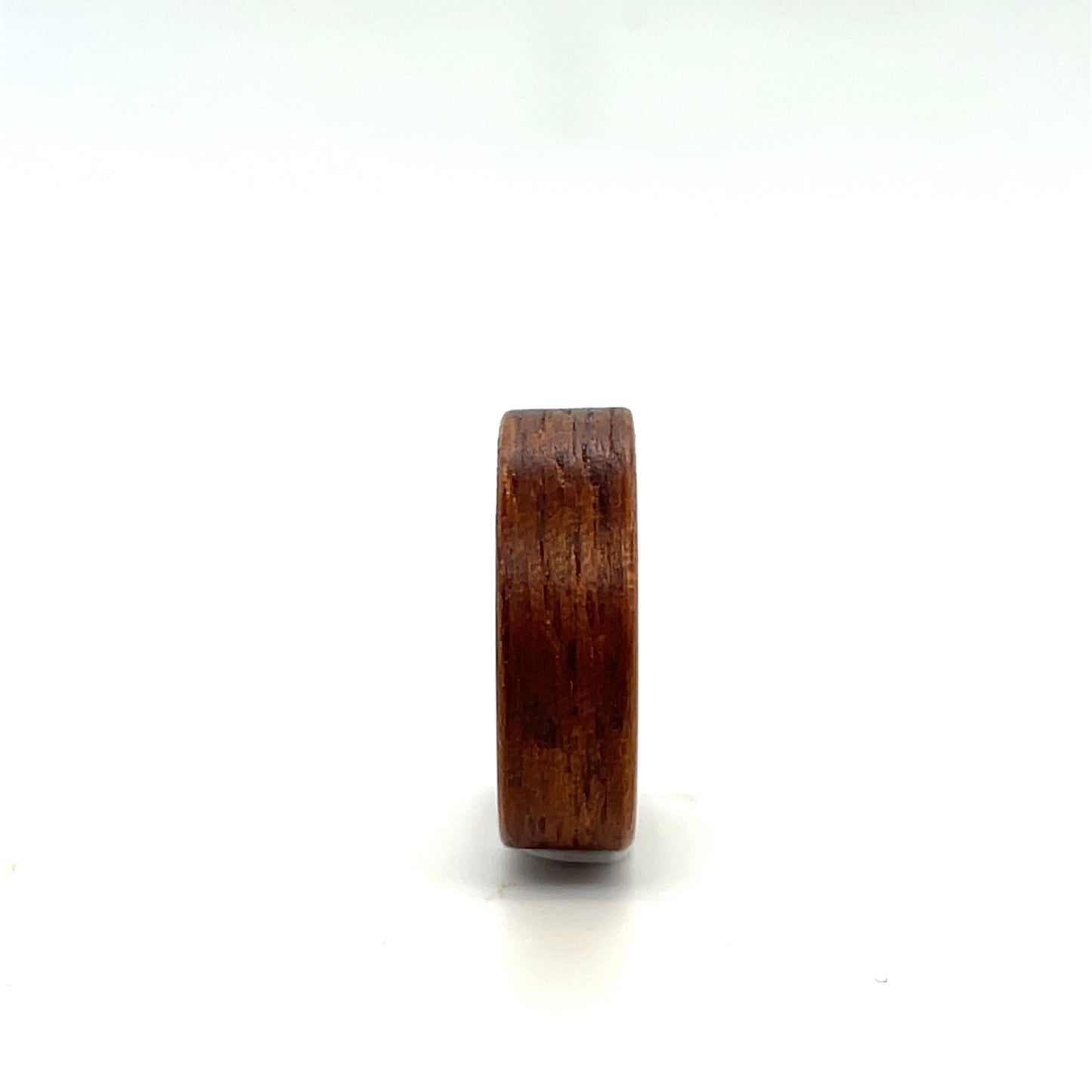 Handgefertigter Holzring Basic - Nussbaum