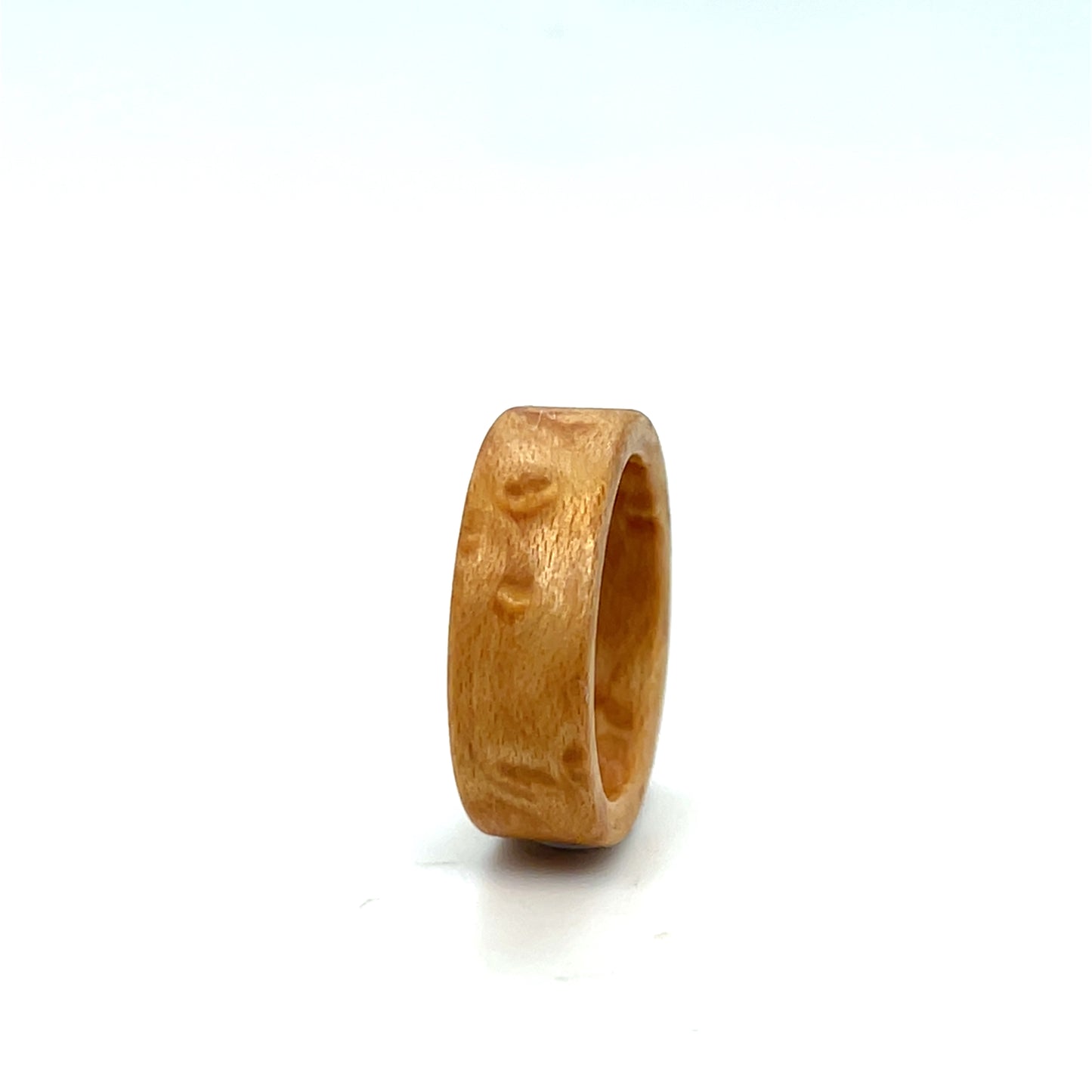Handgefertigter Holzring Basic - Vogelaugenahorn