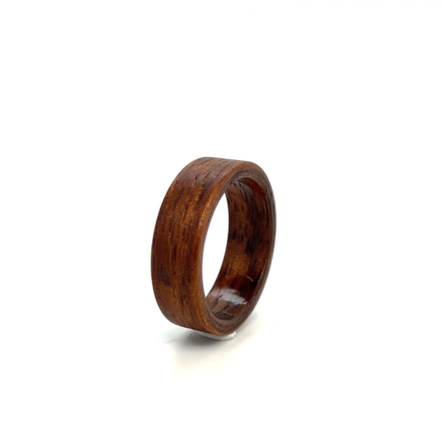 Handgefertigter Holzring Basic - Nussbaum